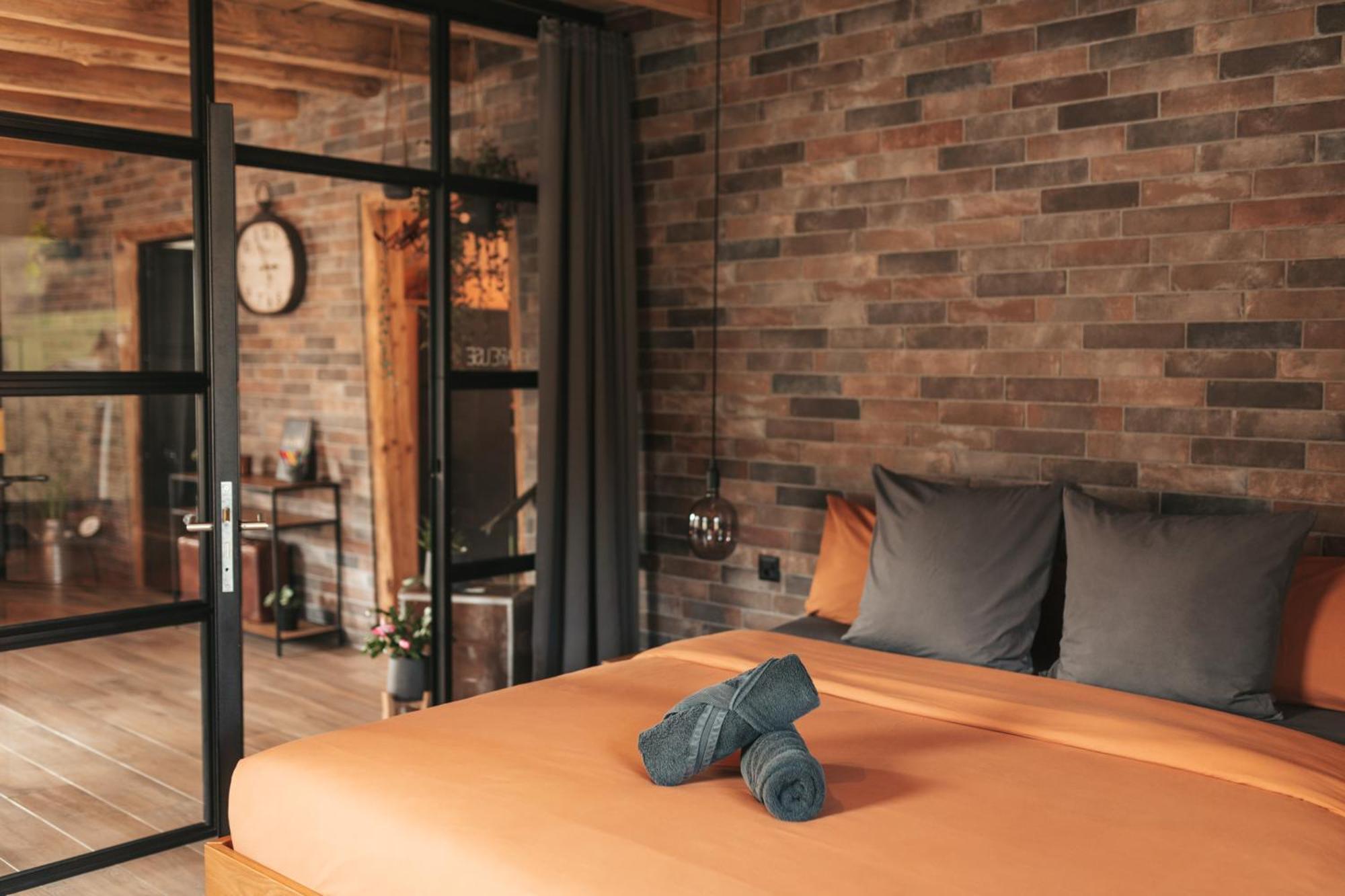 Appartement Thematique: Voyage Industriel Travers Exterior photo